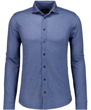 Softknit shirt with minimal design, modern fit