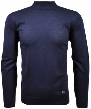 Sweater with stand-up Collar