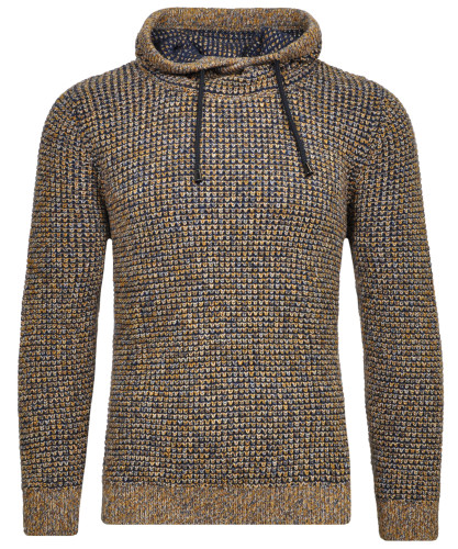 Knitted pullover with special collar 