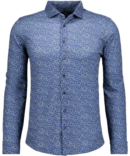 Softknit shirt with minimal design, modern fit 