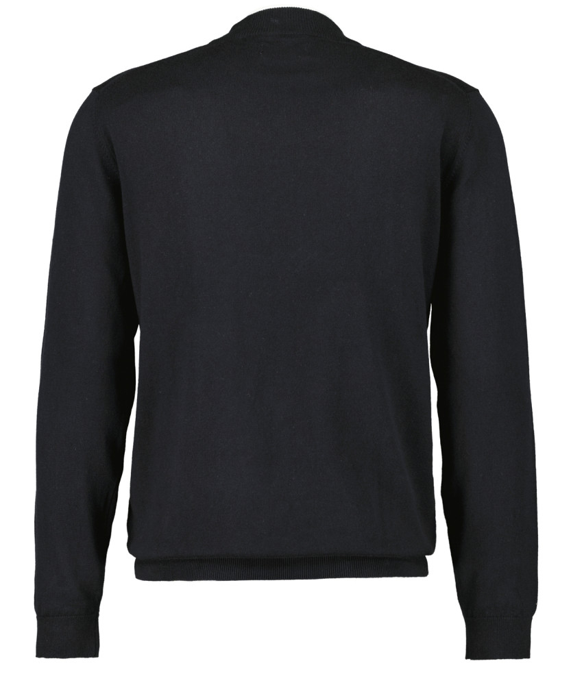 Knitted pullover with stand up collar