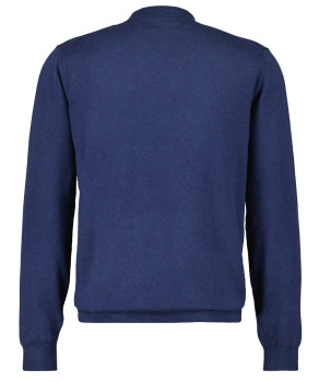 Knitted pullover with stand up collar