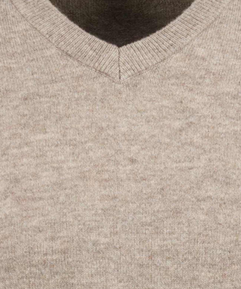 Knitted pullover V-neck