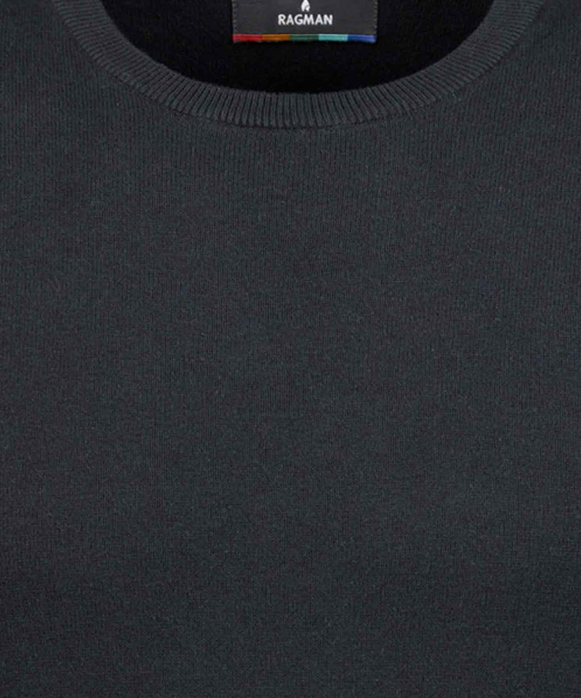 Knitted pullover short sleeve, round neck