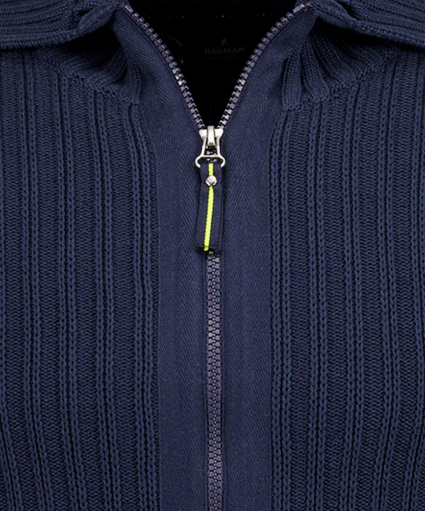 Strickjacke im Rippenstrick 