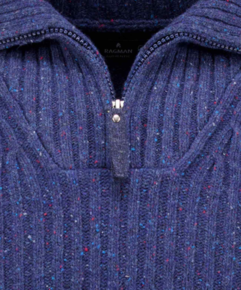 Knitted pullover with troyer collar 