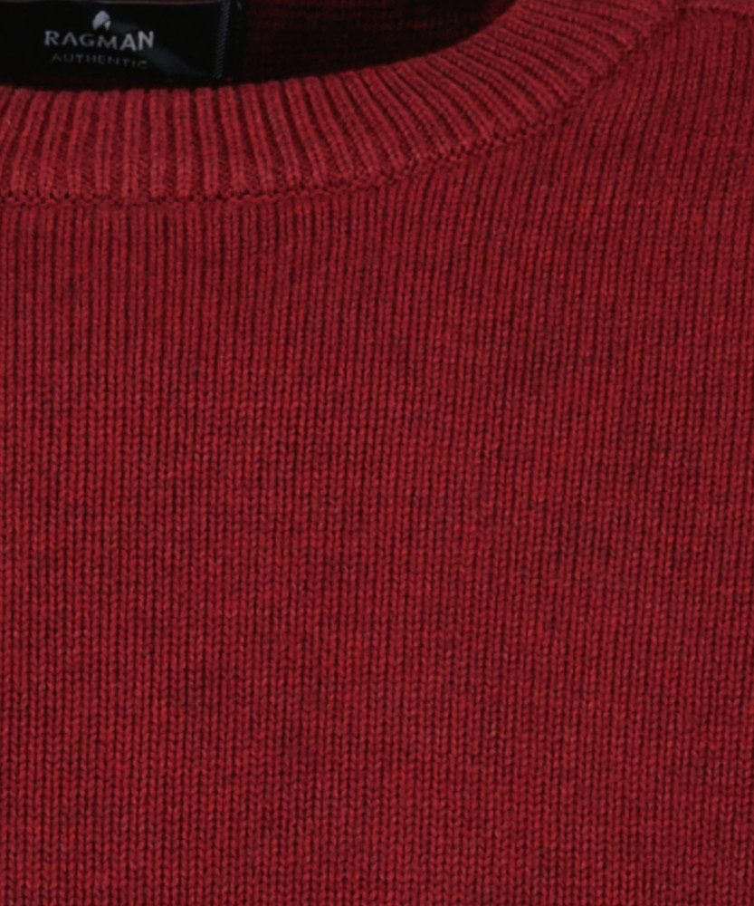 Knitted pullover with round neck