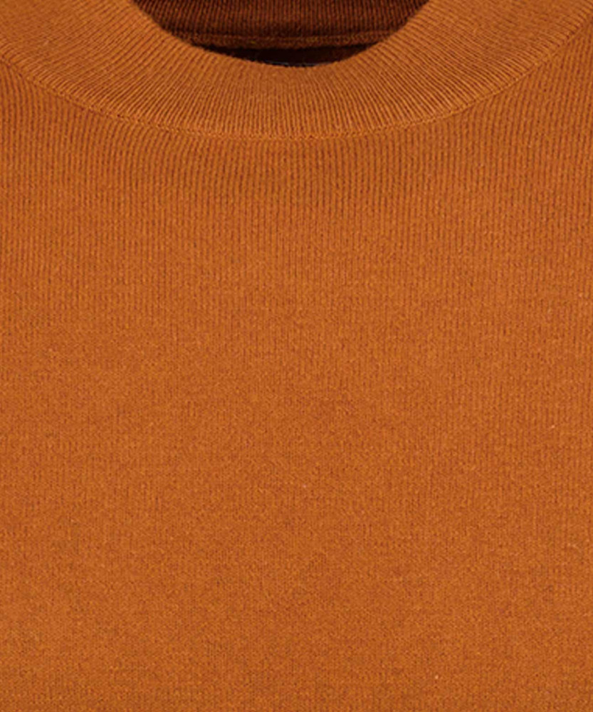 Knitted pullover with stand up collar