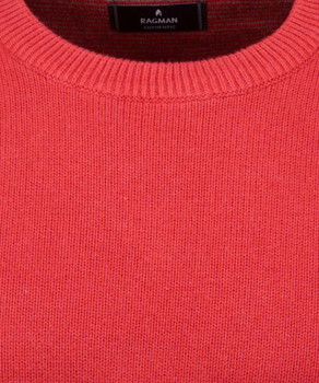 Knitted pullover with round neck