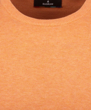 Knitted sweater round neck