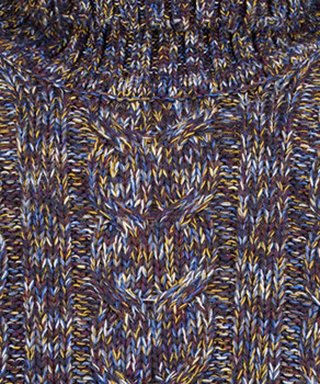 Strickpullover mit Rollkragen und Zopfmuster