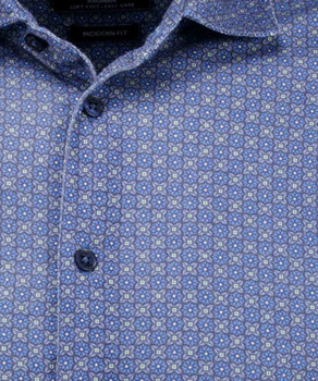 Softknit shirt with minimal design, modern fit