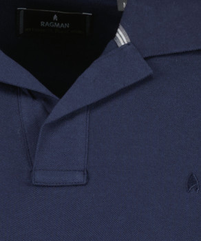 Poloshirt with modern constrast collar